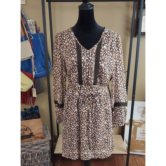 Calie Paris Floral Dress Size M - Picture 10 of 16